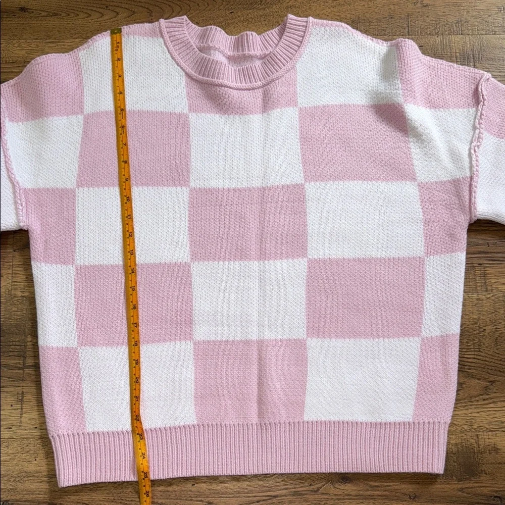 Pink and White Checkered Women's Sweater - Picture 11 of 11